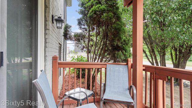 1702 Fort Street 4, Trenton, MI 48183