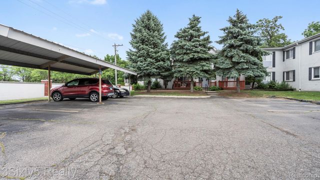 1702 Fort Street 4, Trenton, MI 48183