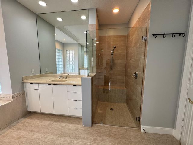 11165 Whitehawk Street, Plantation, FL 33324