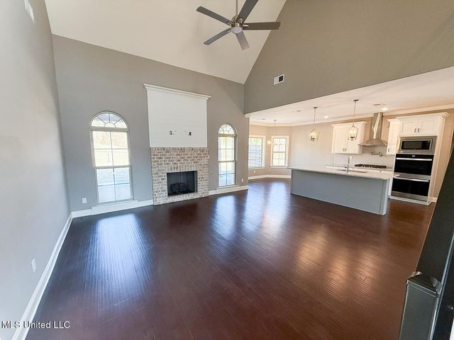 224 Poplar Lane, Holly Springs, MS 38635