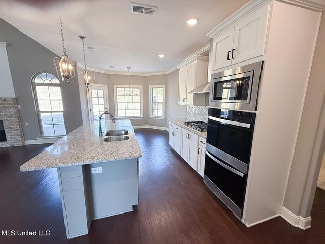 224 Poplar Lane, Holly Springs, MS 38635