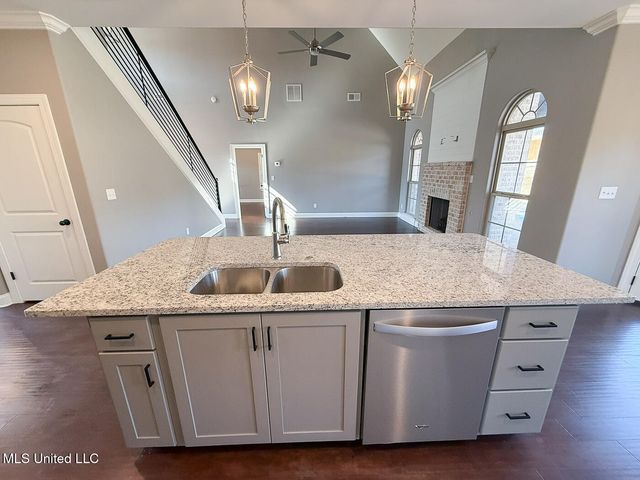 224 Poplar Lane, Holly Springs, MS 38635