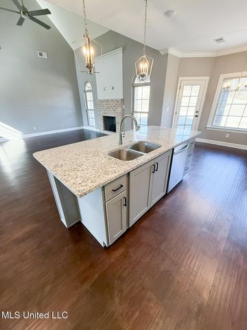 224 Poplar Lane, Holly Springs, MS 38635