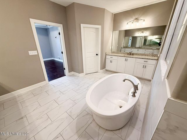 224 Poplar Lane, Holly Springs, MS 38635