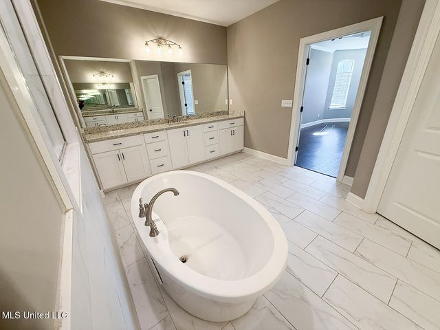 224 Poplar Lane, Holly Springs, MS 38635