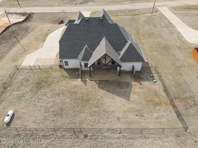 224 Poplar Lane, Holly Springs, MS 38635