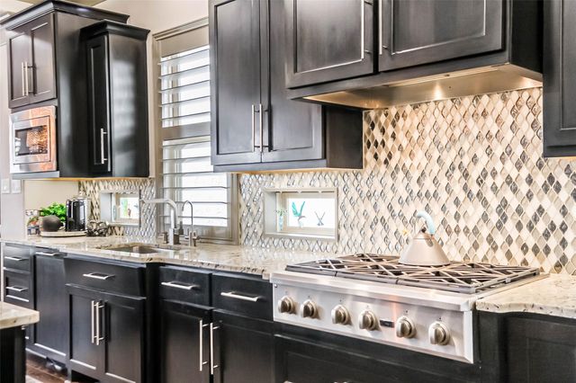 1014 Old Oyster Trail, Sugar Land, TX 77478