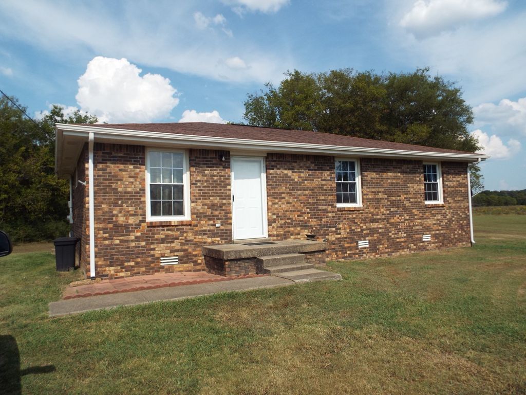 1043 Quail Meadow Dr, Lebanon, TN 37090