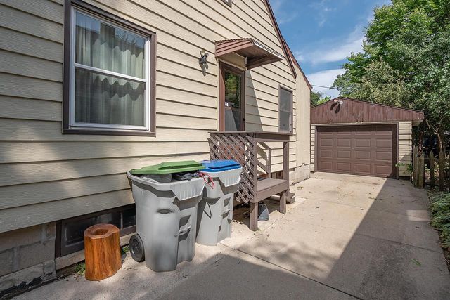 332 S 60th STREET, Milwaukee, WI 53214
