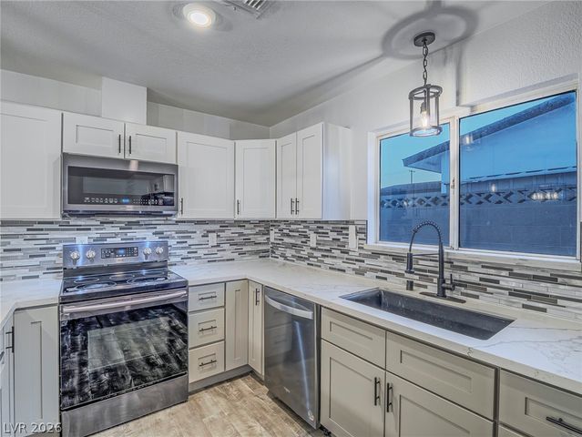 5320 Holmby Avenue, Las Vegas, NV 89146