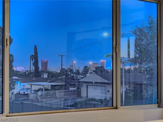 5320 Holmby Avenue, Las Vegas, NV 89146