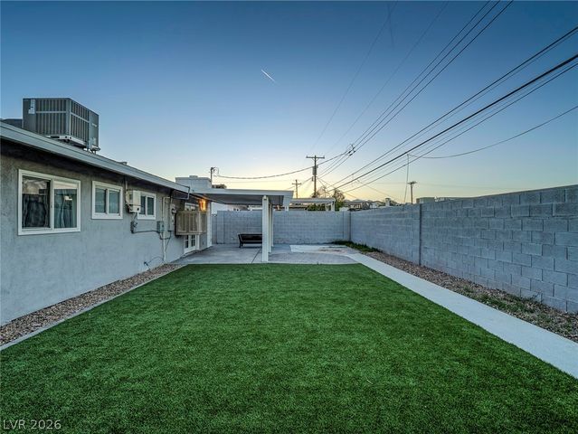 5320 Holmby Avenue, Las Vegas, NV 89146