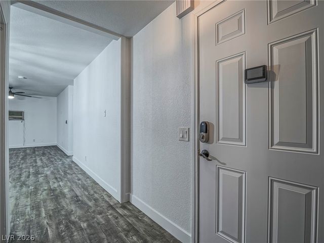 5320 Holmby Avenue, Las Vegas, NV 89146