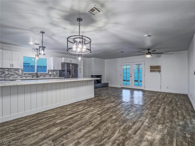 5320 Holmby Avenue, Las Vegas, NV 89146