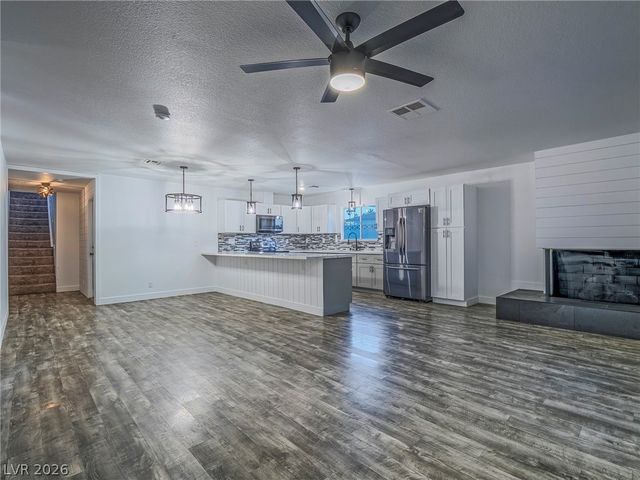 5320 Holmby Avenue, Las Vegas, NV 89146