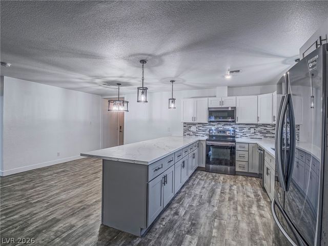 5320 Holmby Avenue, Las Vegas, NV 89146