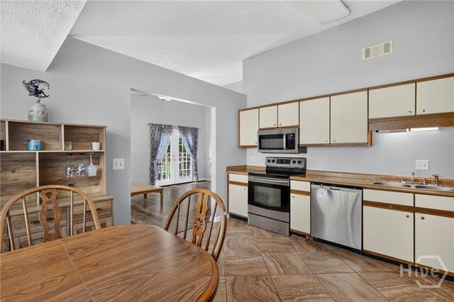 107 W White Hawthorne Drive, Savannah, GA 31419
