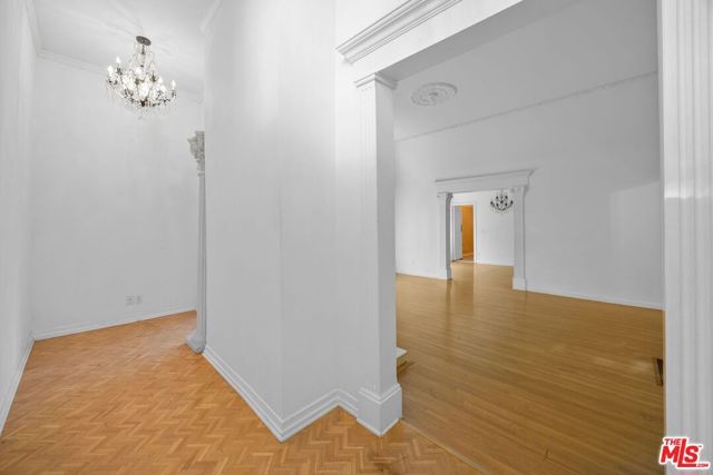 9044 Elevado Street, West Hollywood, CA 90069