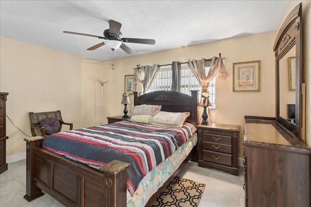 4290 NW 49th Terrace NW, Lauderdale Lakes, FL 33319