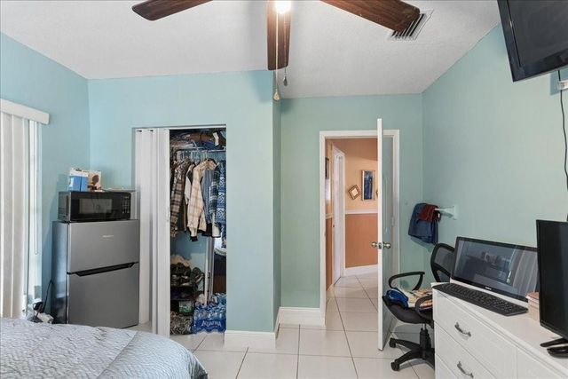 4290 NW 49th Terrace NW, Lauderdale Lakes, FL 33319