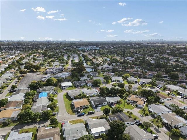 4290 NW 49th Terrace NW, Lauderdale Lakes, FL 33319