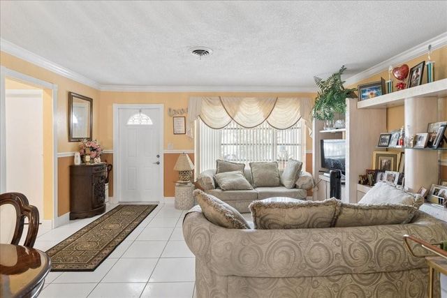 4290 NW 49th Terrace NW, Lauderdale Lakes, FL 33319