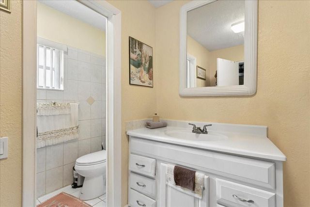 4290 NW 49th Terrace NW, Lauderdale Lakes, FL 33319
