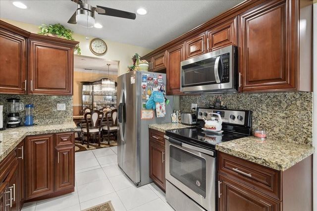 4290 NW 49th Terrace NW, Lauderdale Lakes, FL 33319