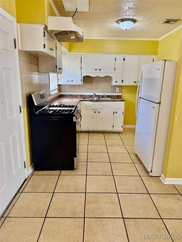 215 DESTIN Street, Montgomery, AL 36110