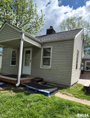303 WAGNER Street, Washington, IL 61571