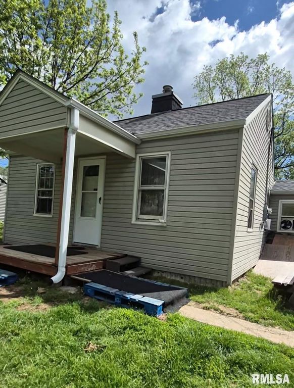 303 WAGNER Street, Washington, IL 61571