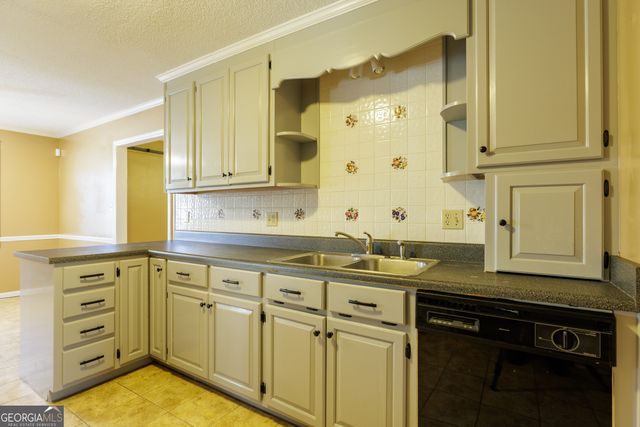 5318 Mimosa Circle, Lake Park, GA 31636