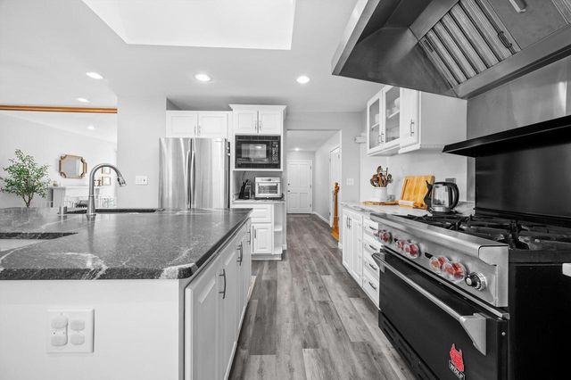 4614 N 107th STREET, Wauwatosa, WI 53225