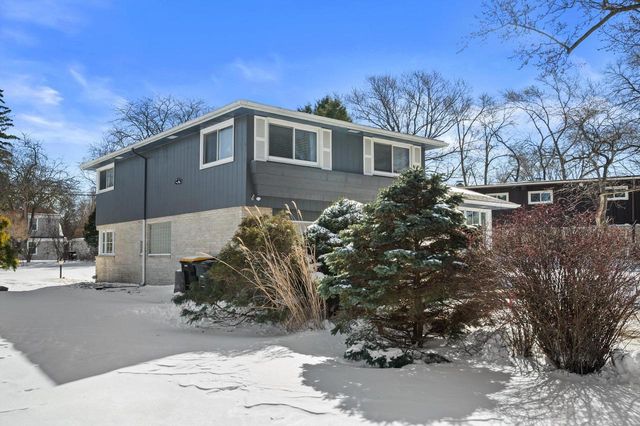 4614 N 107th STREET, Wauwatosa, WI 53225