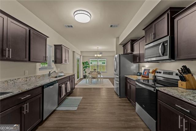 716 Mill Creek Circle, Hinesville, GA 31313