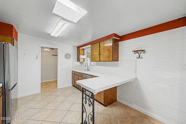 5353 E Douglas Street, Tucson, AZ 85711
