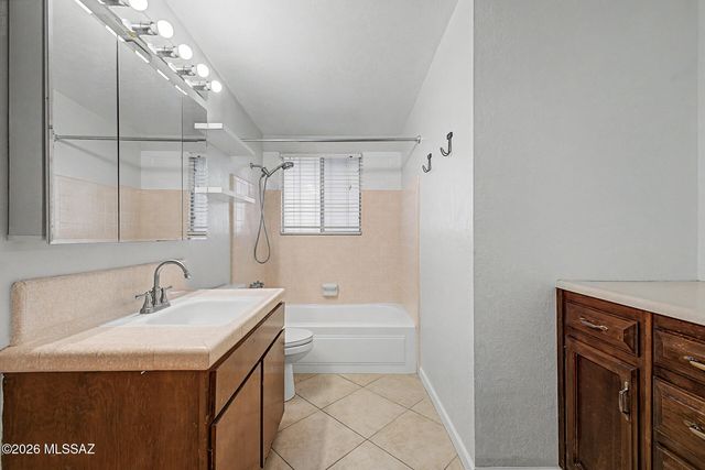 5353 E Douglas Street, Tucson, AZ 85711