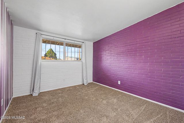5353 E Douglas Street, Tucson, AZ 85711