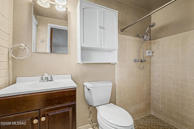 5353 E Douglas Street, Tucson, AZ 85711