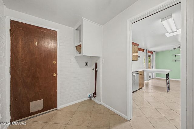 5353 E Douglas Street, Tucson, AZ 85711