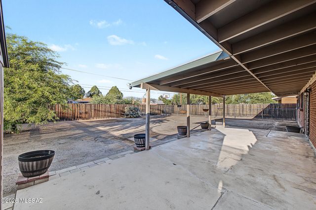 5353 E Douglas Street, Tucson, AZ 85711