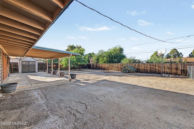 5353 E Douglas Street, Tucson, AZ 85711