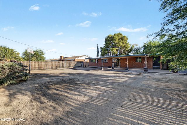 5353 E Douglas Street, Tucson, AZ 85711