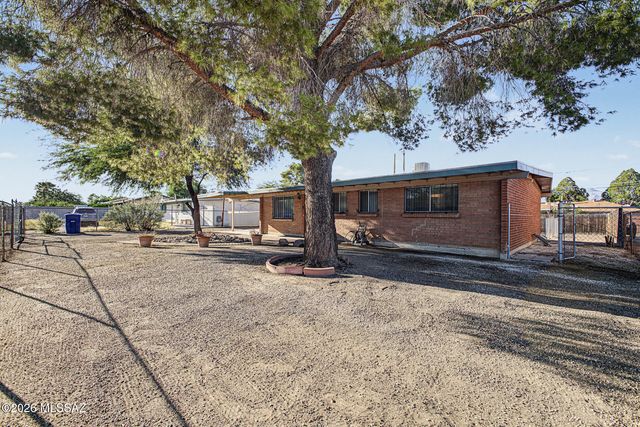 5353 E Douglas Street, Tucson, AZ 85711