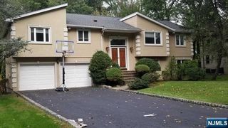20 4th Street, Closter, NJ 07624