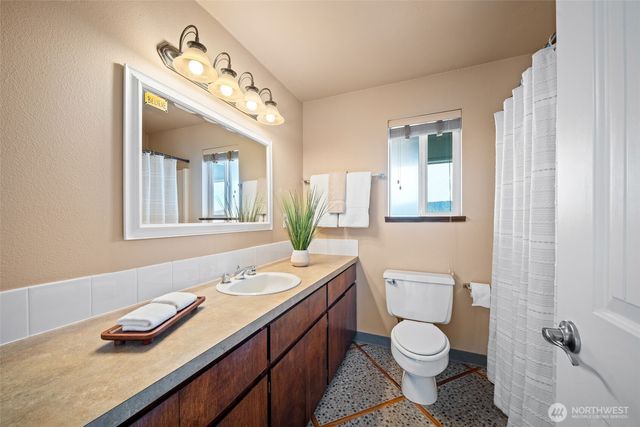 23832 N US Highway 101, Hoodsport, WA 98548