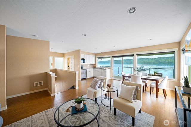23832 N US Highway 101, Hoodsport, WA 98548