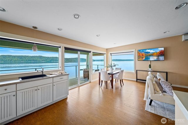 23832 N US Highway 101, Hoodsport, WA 98548