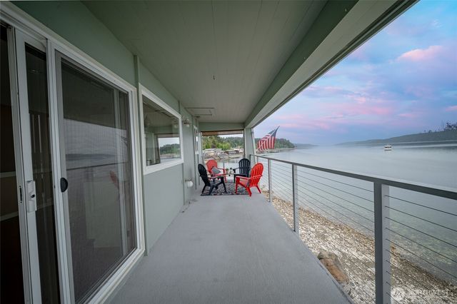23832 N US Highway 101, Hoodsport, WA 98548
