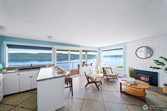 23832 N US Highway 101, Hoodsport, WA 98548